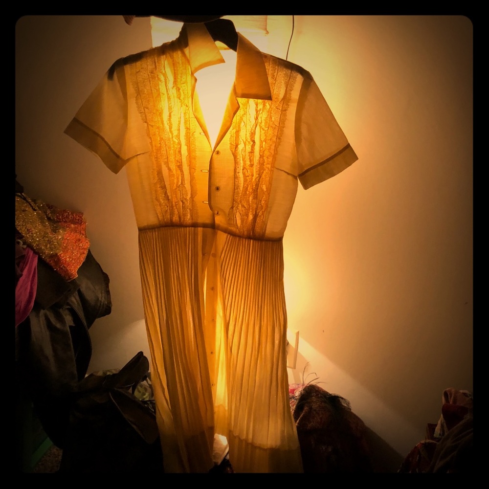 1950s yellow dress